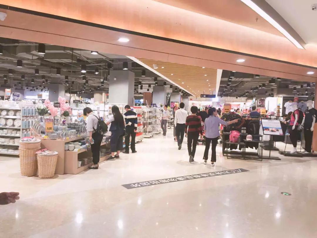 双喜临门！扑克之星强势入驻永旺丹竹头新店。